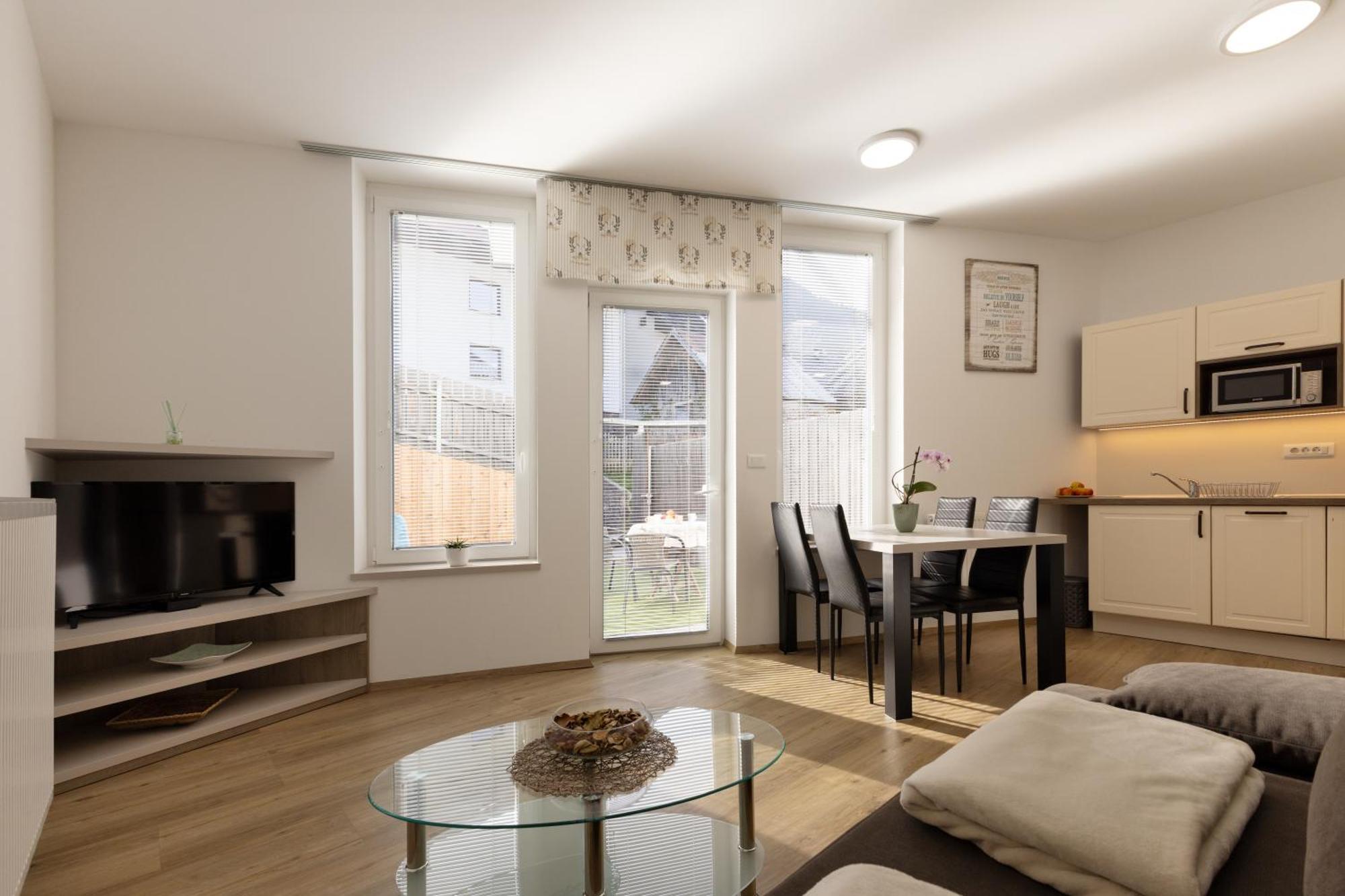 Apartmaji "La Vie Est Belle" 크라니스카고라 외부 사진
